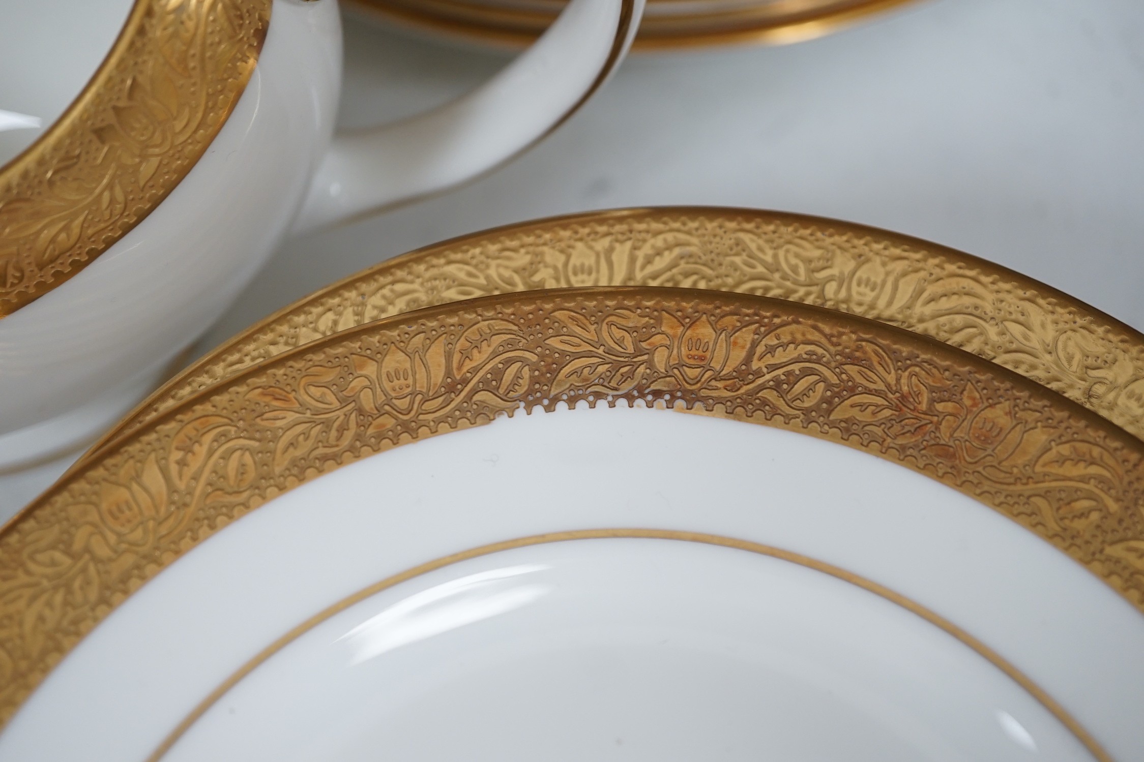 A Wedgwood Ascot pattern dinner service